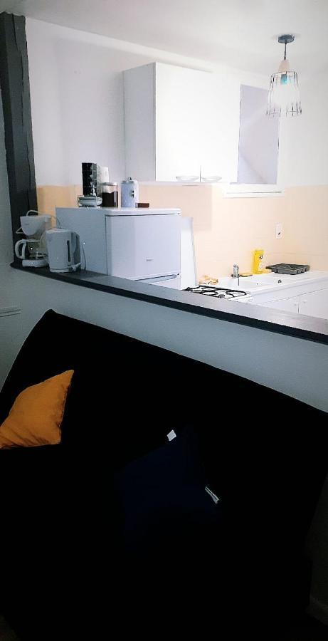 Appartement 48M2 Pour 6 Personnes Au Centre Ville Historique Avec Parking Gratuit Et Une Borne De Recharge Pour Voiture A 10 Metres Avallon Bagian luar foto