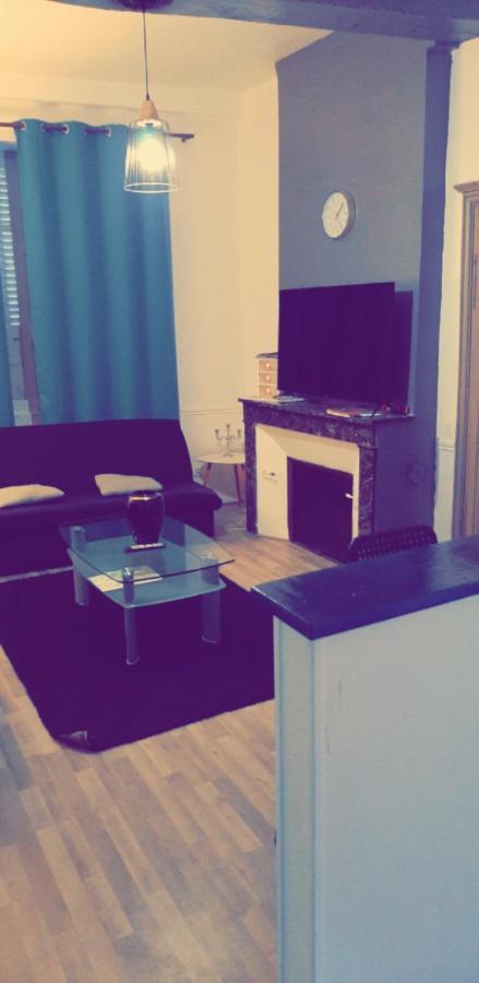 Appartement 48M2 Pour 6 Personnes Au Centre Ville Historique Avec Parking Gratuit Et Une Borne De Recharge Pour Voiture A 10 Metres Avallon Bagian luar foto